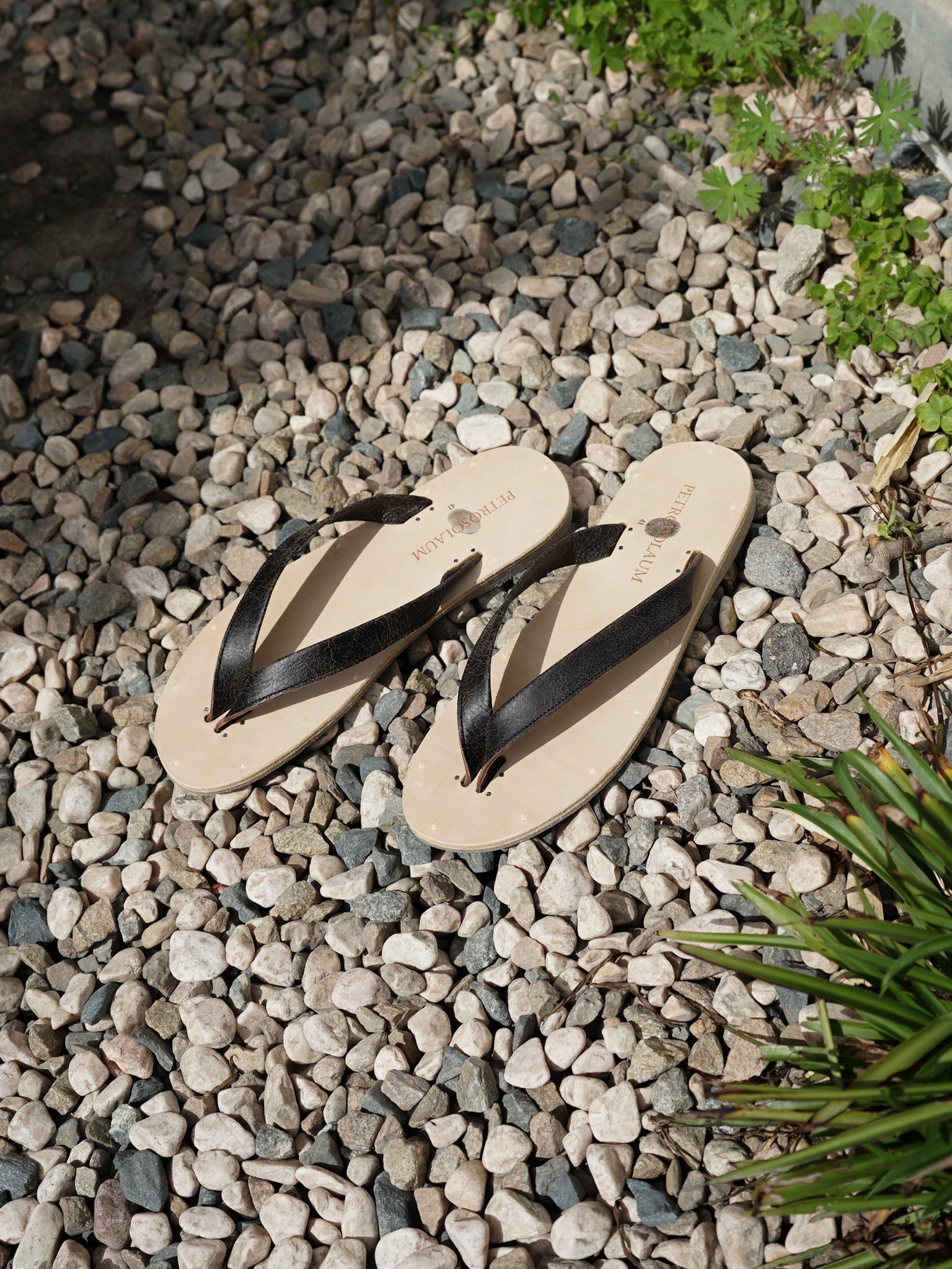 PETROSOLAUM "b-sandals(pit horse crack)"