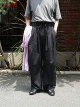 Blanc YM Soft Cotton Knee Tuck Pants　ソフトコットンニータックパンツ 通販 ブラック 着用イメージ