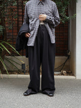 KANEMASA PHIL.(カネマサフィル) "46G Solaro Trousers"46Gソラーロワイドトラウザー
BLACK BROWN  通販 着用イメージ