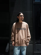 F/CE. RE JYVASKYLA SWEATSHIRT リ ユヴァスキュラ スウェットシャツ 通販 ベージュ 着用イメージ