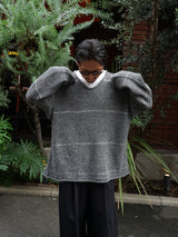 INNAT インアット V-NECK LINE BORDER SWEATER Vネックラインボーダーセーター 通販 グレー 着用イメージ