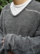 INNAT インアット V-NECK LINE BORDER SWEATER Vネックラインボーダーセーター 通販 グレー 着用イメージ