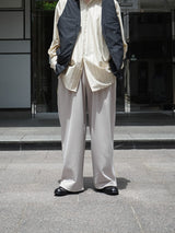KANEMASA PHIL. 28G Cupro Easy Pants 28キュプライージーパンツ 通販 ベージュカーキ
着用イメージ