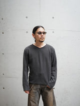NVRFRGT ネヴァーフォーゲット PANNELD LONG SLEEVE V-NECK T-SHIRT パネルロングスリーブVネックTシャツ 通販 チャコール
着用イメージ