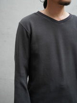 NVRFRGT ネヴァーフォーゲット PANNELD LONG SLEEVE V-NECK T-SHIRT パネルロングスリーブVネックTシャツ 通販 チャコール
着用イメージ