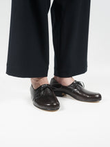 PETROSOLAUM  ペテロオラウム 1 eyelet apron(plain horse foggy reverse) ワンアイレットエプロン 通販 ブラウン 着用イメージ