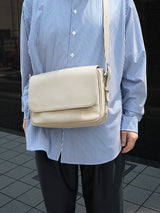 Rich I Leather Shoulder Bag [Dumbo] レザーショルダーバッグ[ダンボ] 通販 グレー
着用イメージ