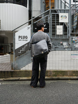 SimplyComplicated シンプリーコンプリケイテッド LUX MESSENGER BAG ラックスメッセンジャーバッグ 通販 ブラック 着用イメージ