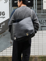 SimplyComplicated シンプリーコンプリケイテッド LUX MESSENGER BAG ラックスメッセンジャーバッグ 通販 ブラック 着用イメージ