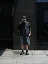 SimplyComplicated 通販 LIGHT SHELL UTILITY VEST ブラック ベスト 着用イメージ