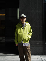 SimplyComplicated シンプリーコンプリーケーテッド KNITTED ZIP HOODIE ニッテッドジップフーディー 通販 グリーンティー 着用イメージ