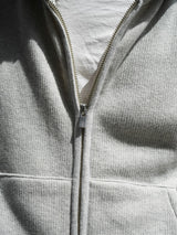 SimplyComplicated シンプリーコンプリーケーテッド KNITTED ZIP HOODIE ニッテッドジップフーディー 通販 ヘザー 着用イメージ