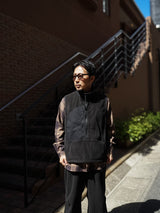 YDOT ワイドット "TECH FLEECE CIRCLE ANORAK VEST" テックフリースサイクルアノラックベスト BLACK 通販 着用イメージ
