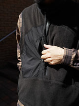 YDOT ワイドット "TECH FLEECE CIRCLE ANORAK VEST" テックフリースサイクルアノラックベスト BLACK 通販 着用イメージ