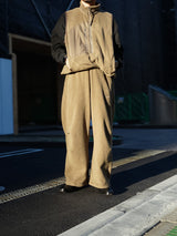 YDOT ワイドット "TECH FLEECE CIRCLE BUGGY PANTS" テックフリースサイクルバギーパンツ MOSS BROWN 通販 着用イメージ