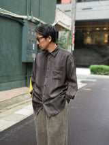 YOKO SAKAMOTO ヨーコサカモト REGULAR COLLAR SHIRT レギュラーカラーシャツ 通販 チャコールグレー グレー 着用イメージ