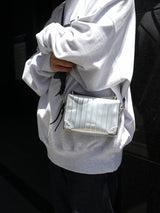 beta post alumic container bag アルミックコンテナバッグ 通販 ブラック 着用イメージ