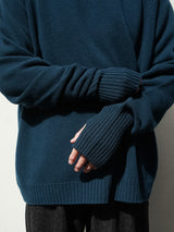 superNova. スーパーノヴァ Whole Garment V-Neck – Super Fine Merino ホールガーメントVネックスーパーファインメリノ 通販 ネイビー 着用イメージ