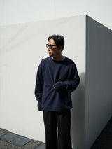 superNova. スーパーノヴァ "Whole Garment Crew - Wool / Cashmere / Silk" ホールガーメントクルーネック ウールカシミヤシルク 通販 ネイビー 着用イメージ