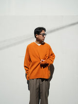 superNova. スーパーノヴァ Whole Garment V-Neck – Super Fine Merino ホールガーメントVネックスーパーファインメリノ 通販 オレンジ 着用イメージ
