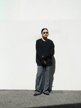 superNova. スーパーノヴァ "Whole Garment Crew - Wool / Cashmere / Silk" ホールガーメントクルーネック ウールカシミヤシルク 通販 ブラック 着用イメージ