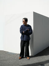 superNova. スーパーノヴァ "Whole Garment Crew - Wool / Cashmere / Silk" ホールガーメントクルーネック ウールカシミヤシルク 通販 ネイビー 着用イメージ