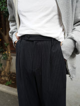superNova. Wide Chalk Stripe Utility Trousers ワイドチョークストライプユーティリティートラウザーズ 通販 ブラック 着用イメージ